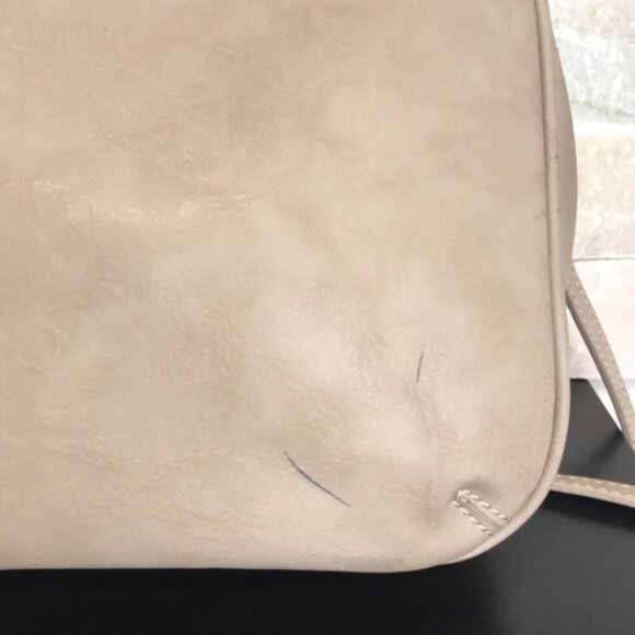 EMPERIA Zip Flap Tassel Crossbody Bag - Picture 7 of 9